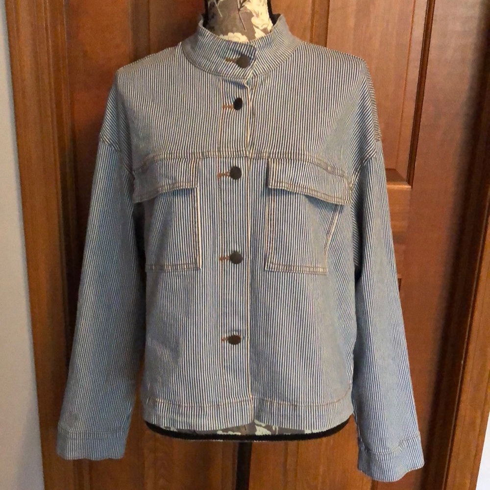 NWT Universal Thread boxy striped jean jacket with band collar and chest pockets